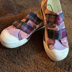 Brand New Keen shoes wmns 7